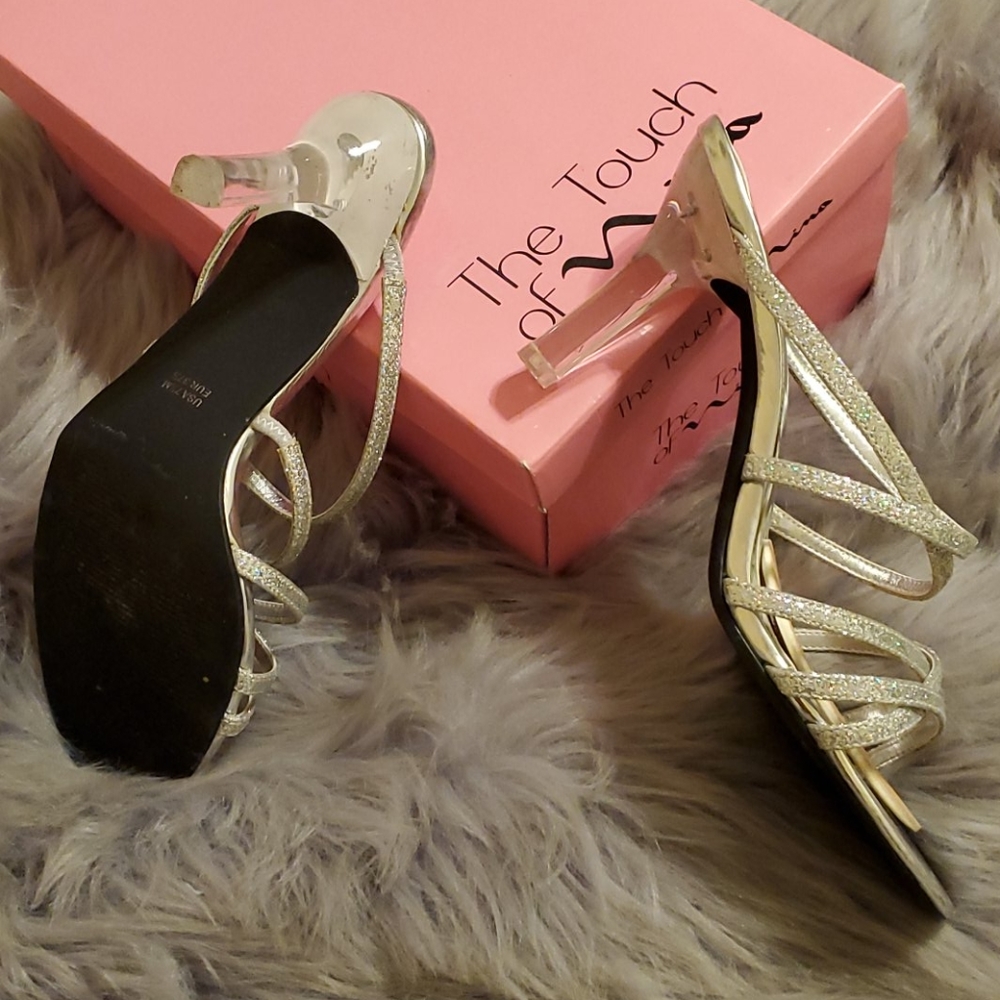 Shoes - Picture 2 of 4